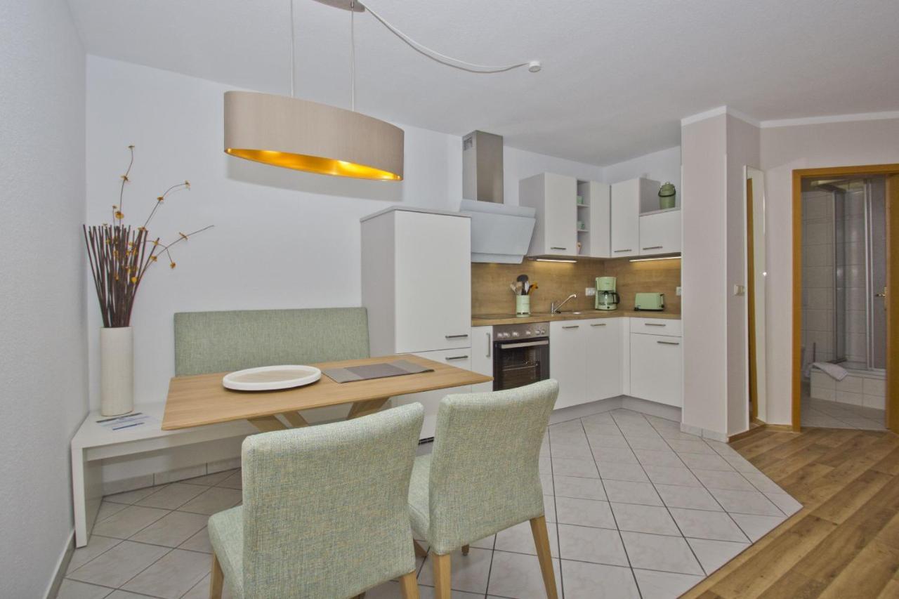 Haus Strandeck Ferienwohnung Nr 07 inkl Sauna-Schwimmbadnutzung im AHOI Sellin Goehren  Zimmer foto